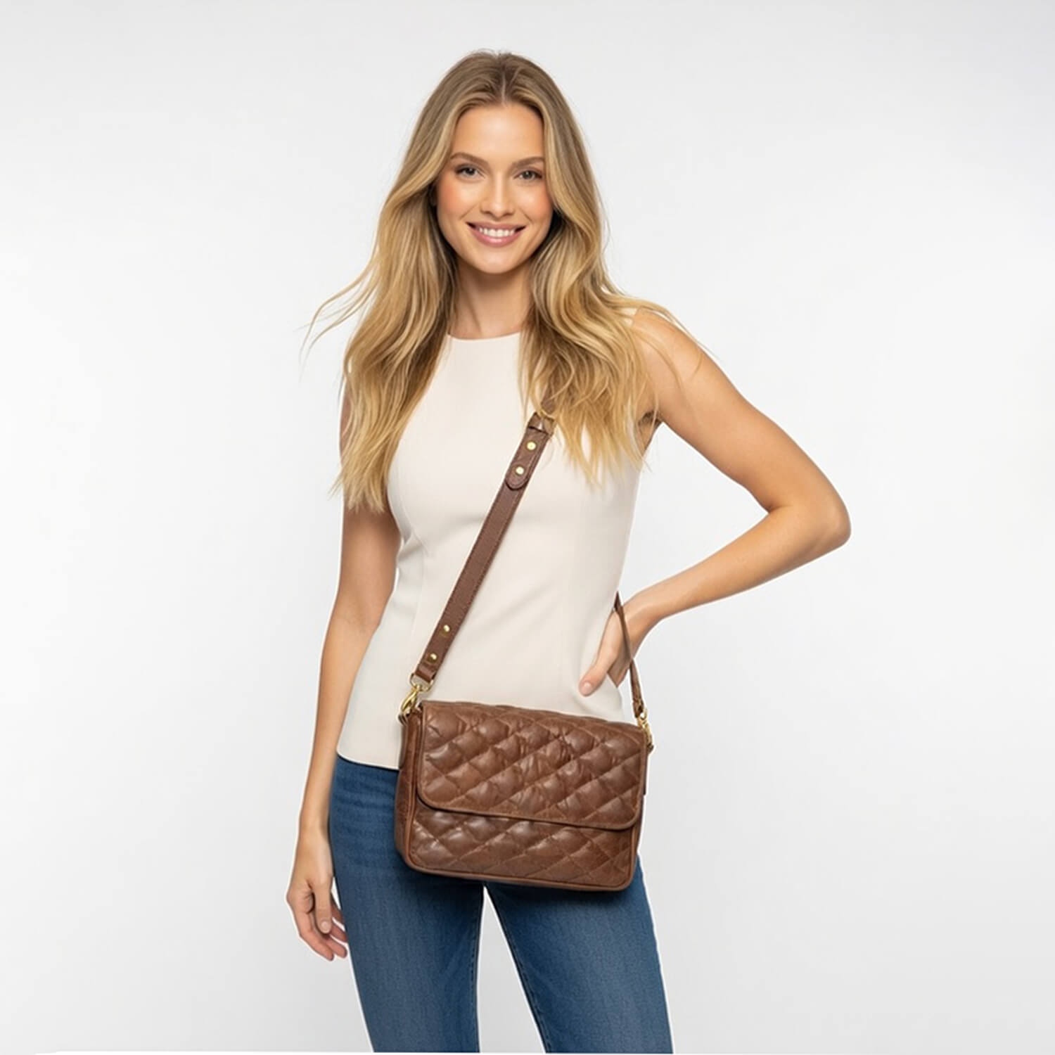 Aizo Avena Crossbody Bag - Image 3