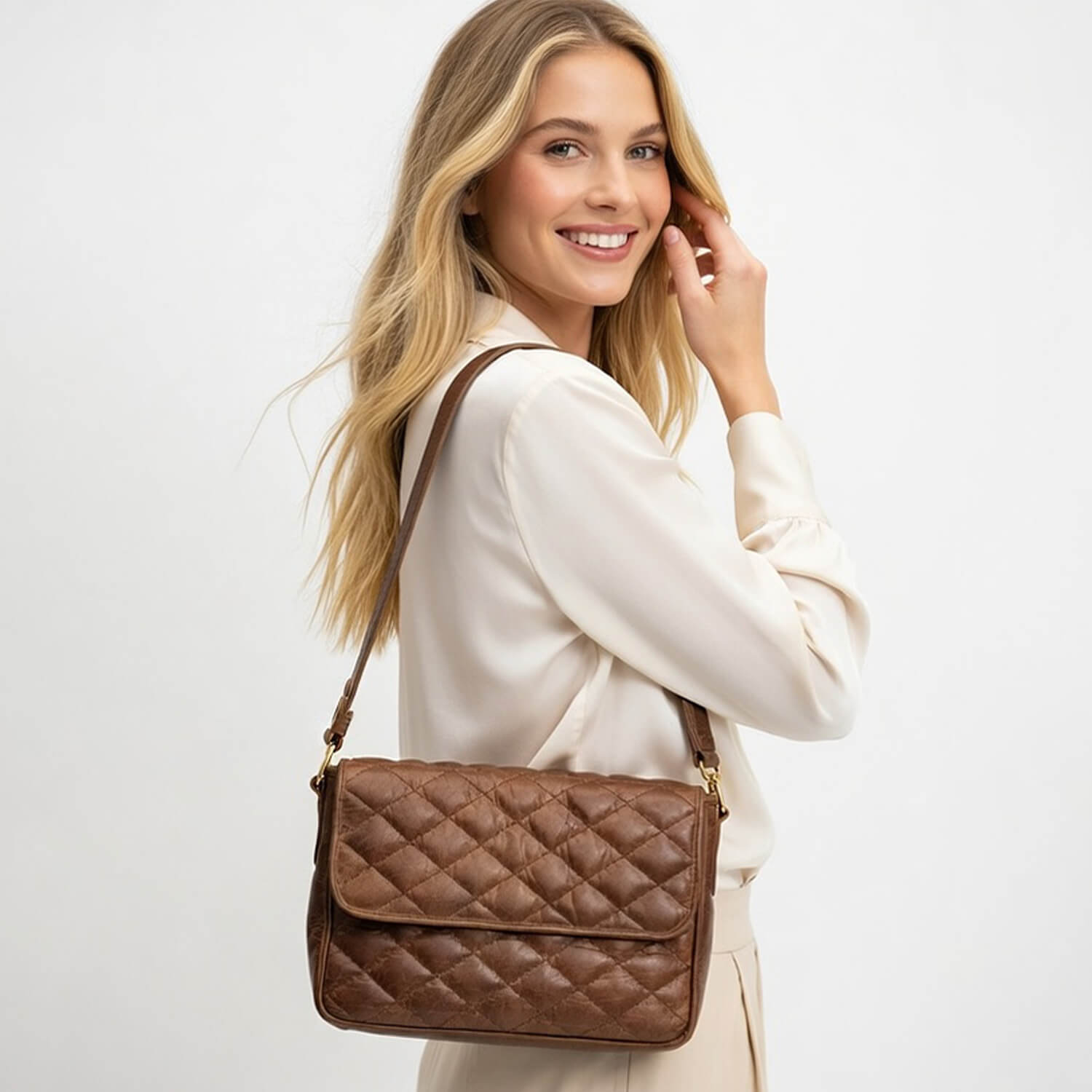 Aizo Avena Crossbody Bag